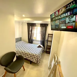 Apartamento Con Bano Privado Frente Al Metro L5 Barcelona-hospitalet, L'Hospitalet de Llobregat